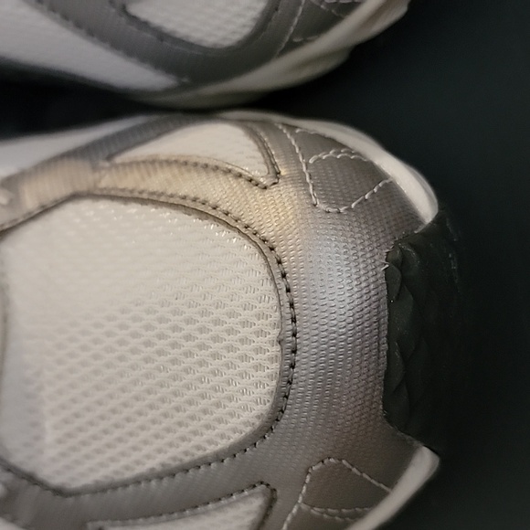 New‎ Balance 610v1